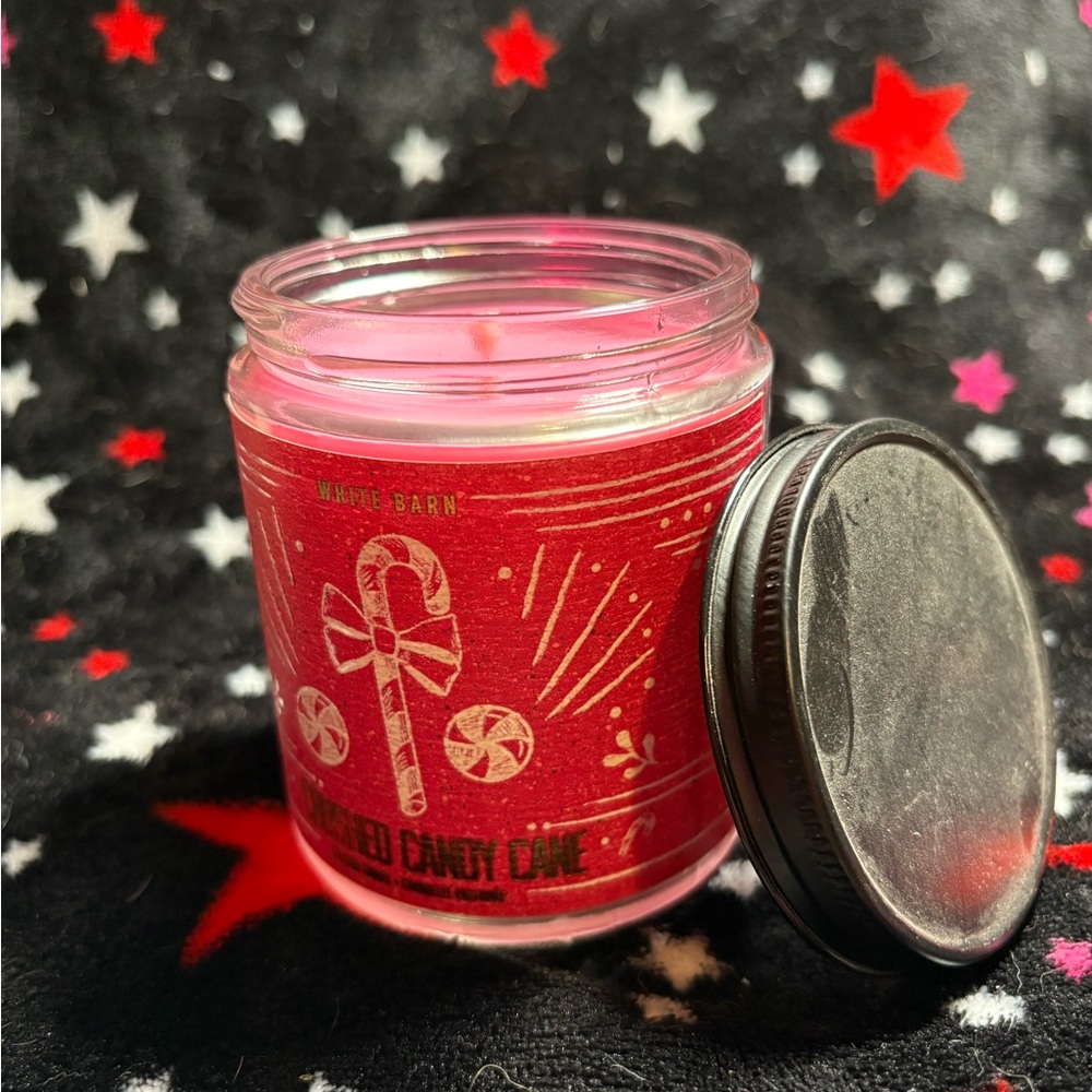 Bath and Body Works Festive Red Candy Cane Candle
